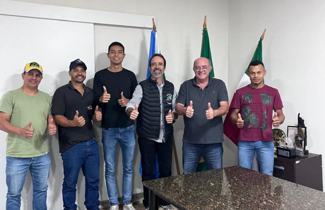 Presidente da Câmara participa de reunião com prefeito e atletas sobre a 1ª Corrida Rio Verde do Pantanal