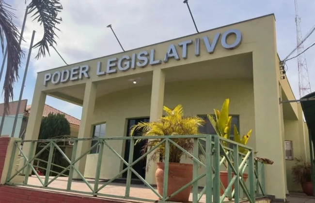 Sessão Ordinária homenageia servidores da saúde, CAPS e Sala do Empreendedor