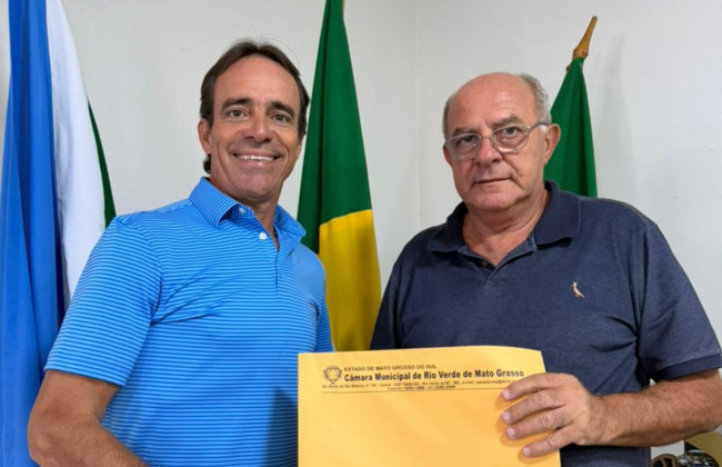 Vereador Fl&aacute;vio Brito solicita instala&ccedil;&atilde;o de bebedouro e manuten&ccedil;&atilde;o da ciclovia em Rio Verde